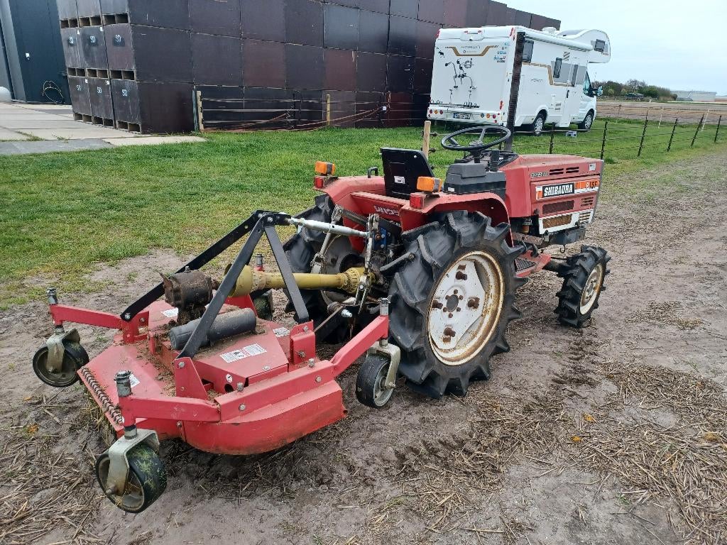 Shibaura P15f met maaier en bakvlakker, Ophalen, Veehouderij, Weidebouw