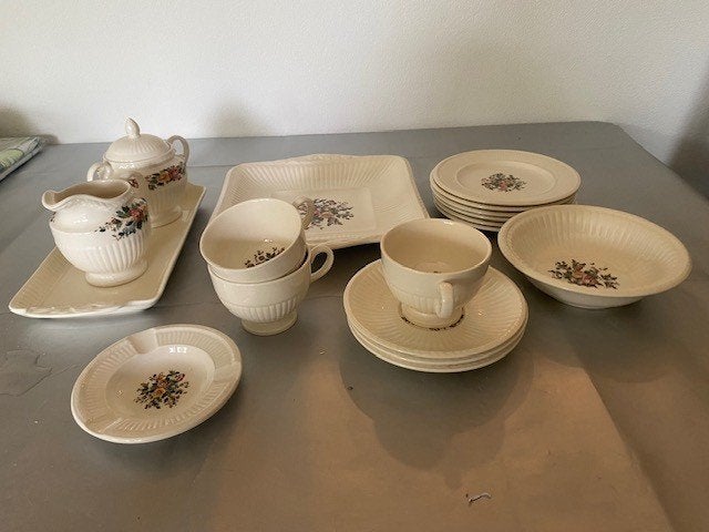 Wedgwood servies met bloemmotief, Overige typen, Ophalen of Verzenden, Zo goed als nieuw, Overige stijlen