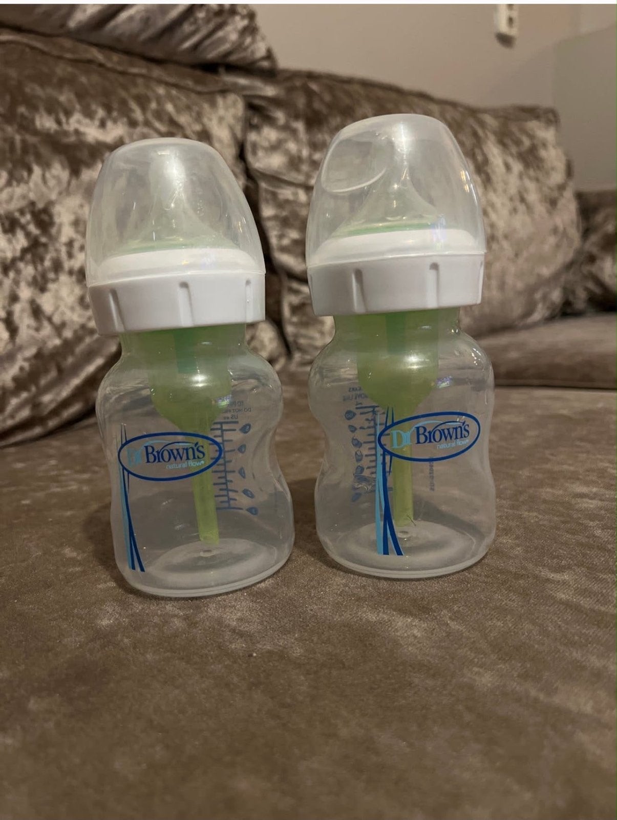 Dr. Brown's babyflessen (2 stuks), Gebruikt, Dr. Brown's, Ophalen of Verzenden, Babyfles
