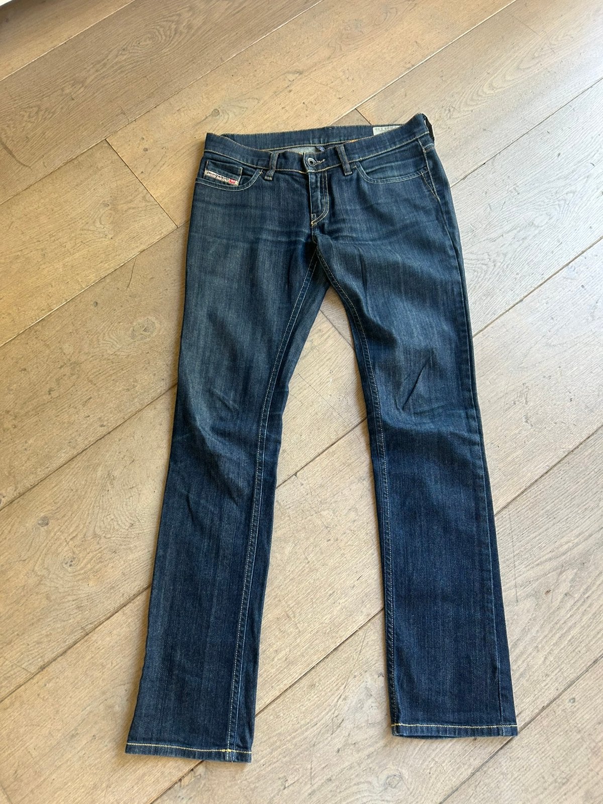 Diesel Liv Jeans dames W29 L32 zgan, Ophalen, Zo goed als nieuw, Blauw, W28 - W29 (confectie 36)