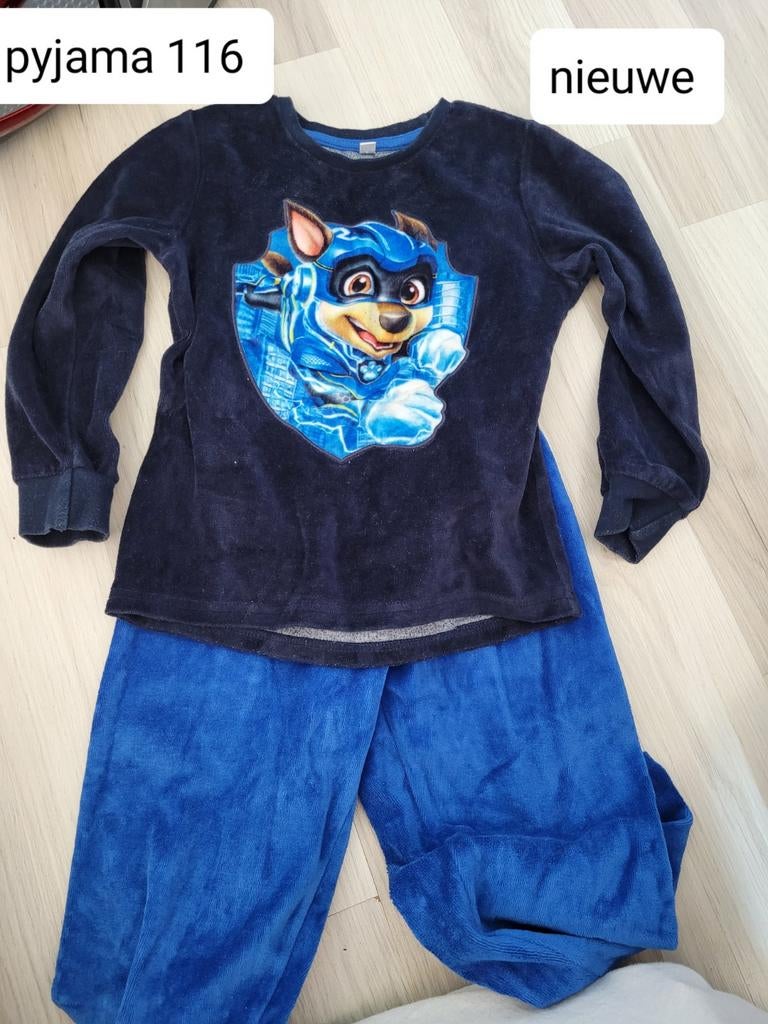 Nieuwe warme Paw Patrol pyjama maat 116, Nacht- of Onderkleding, Nieuw, Ophalen of Verzenden, Paw Patrol