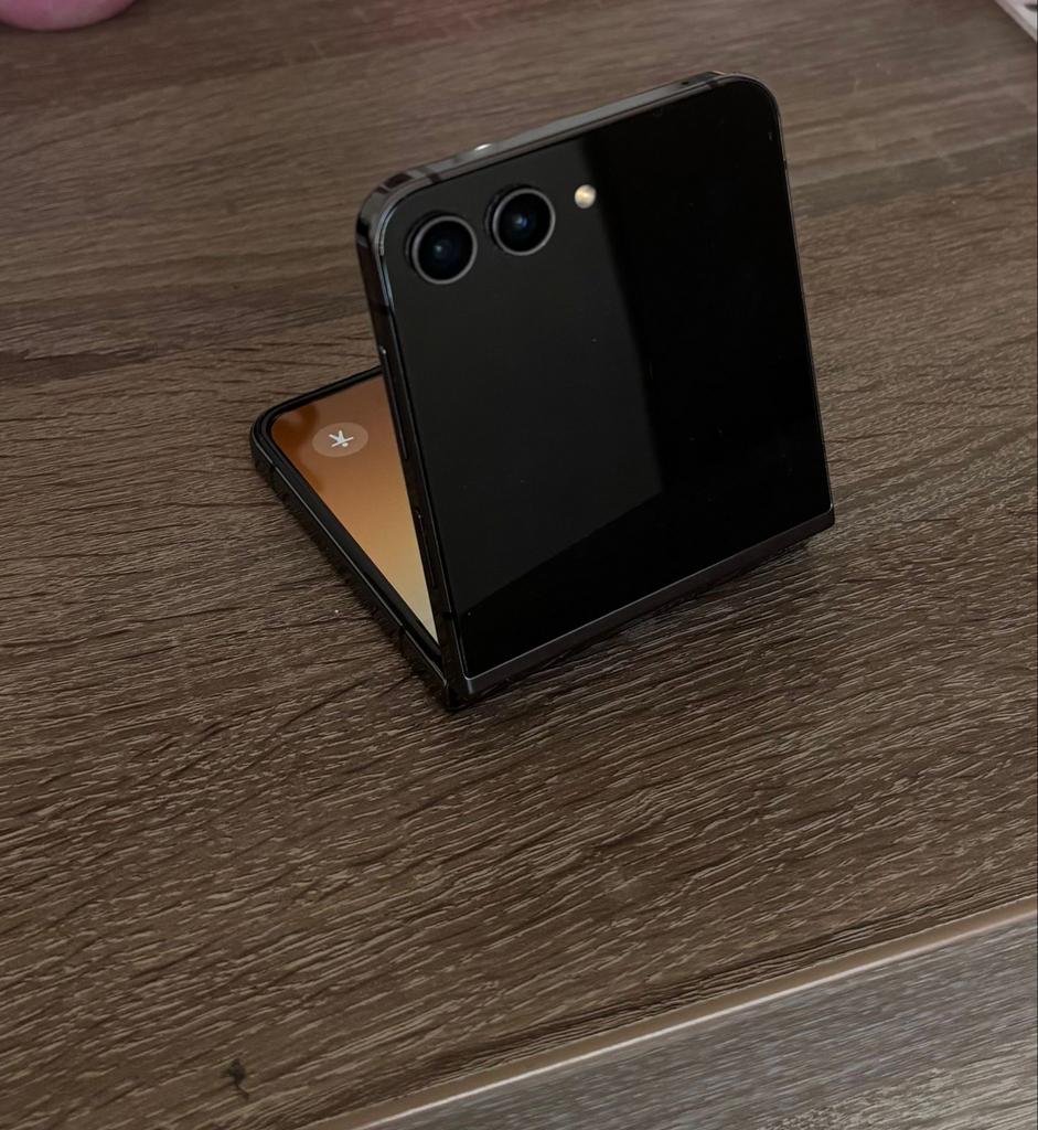 Samsung Galaxy Z Flip 5 - Zo goed als nieuw, Telecommunicatie, Mobiele telefoons | Samsung, Zwart, Touchscreen, Ophalen of Verzenden