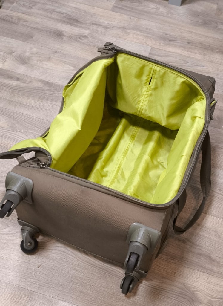 Delsey Spinner Koffer 4 wielen 70x40x28, Wieltjes, Gebruikt, Ophalen of Verzenden, 70 cm of meer
