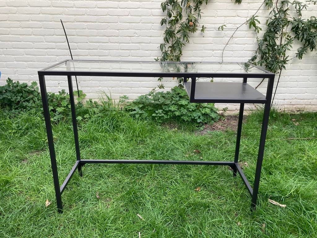 IKEA VITTSJO bureau met glas, Huis en Inrichting, Bureaus, Ophalen of Verzenden, Zo goed als nieuw