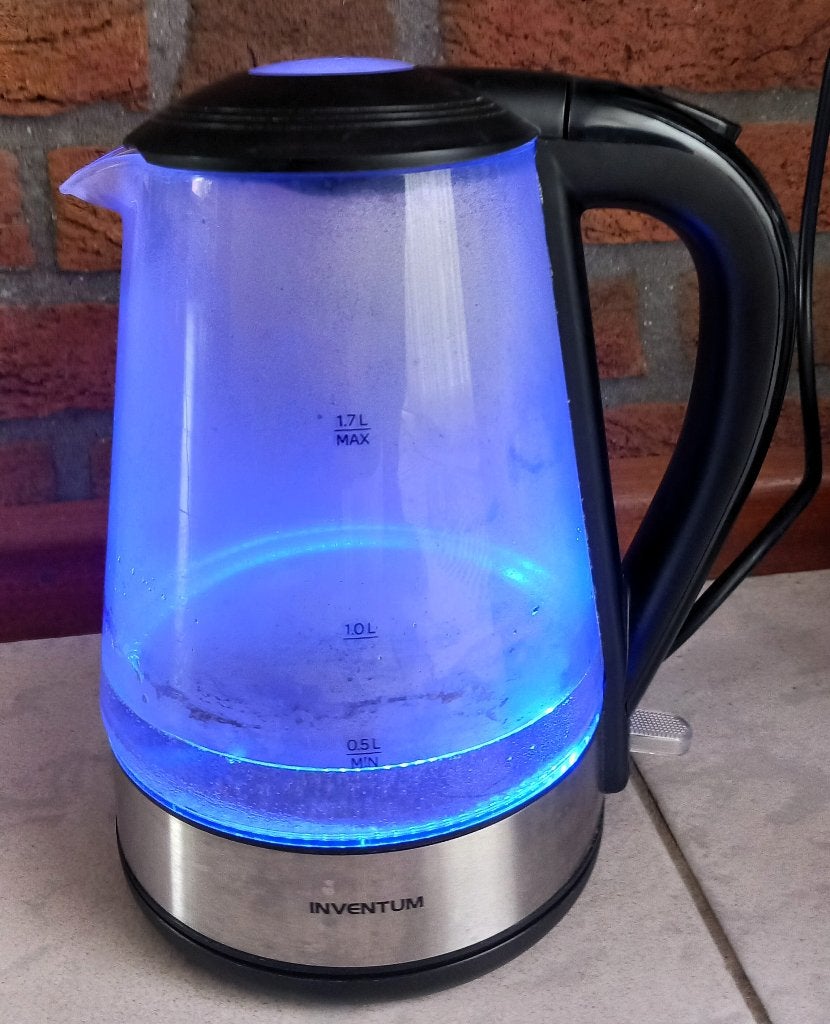 LED Inventum waterkoker 1.7 L - €7,50, Witgoed en Apparatuur, Waterkokers, 1 tot 2 liter, Ophalen, Gebruikt, Draadloos