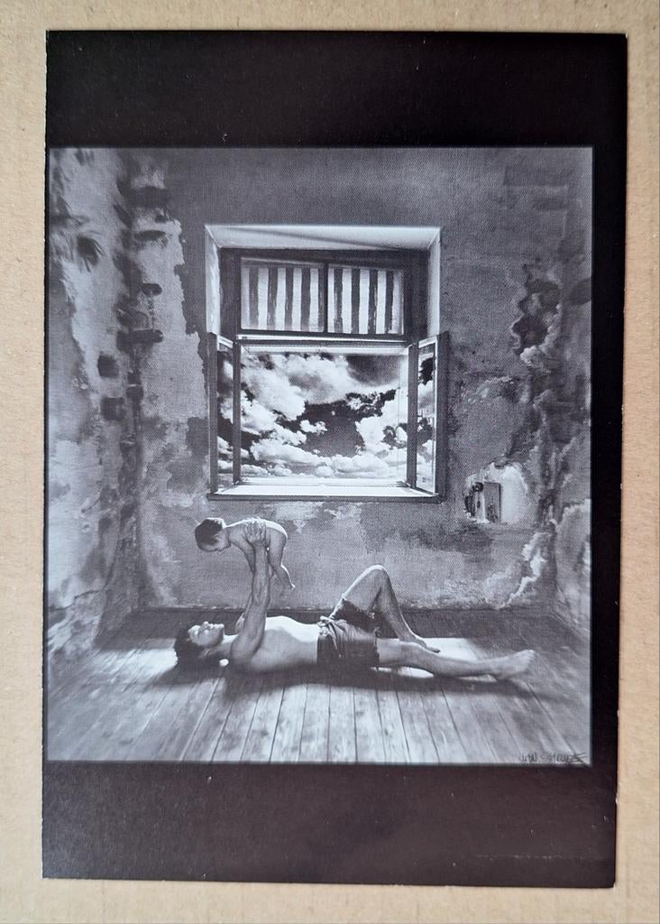 Jan Saudek - Summertime, 1978. Vader houdt zoon omhoog., Ophalen of Verzenden, 1980 tot heden, Ongelopen, Overige thema's