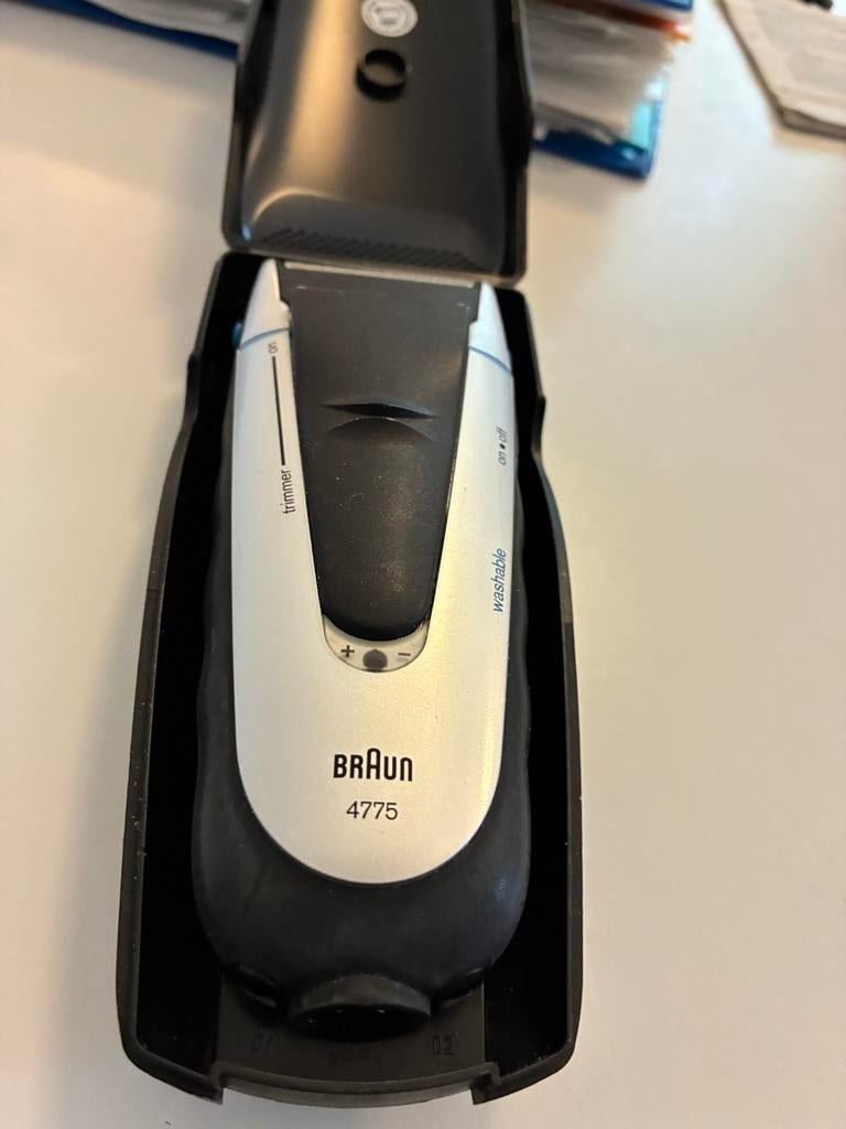 Braun scheerapparaat, Witgoed en Apparatuur, Persoonlijke-verzorgingsapparatuur, Ophalen of Verzenden, Zo goed als nieuw, Scheren en Epileren