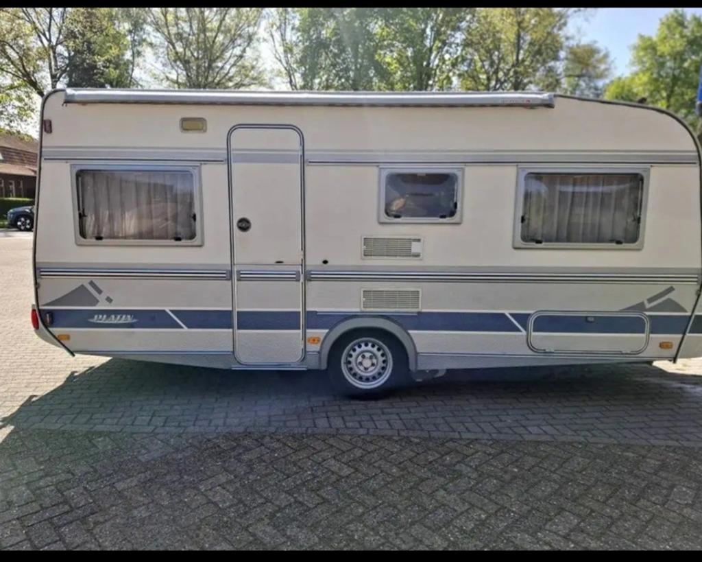 Fendt Platin Caravan met Rondzit en Mover, Luifel, Rondzit, Dwarsbed, Particulier