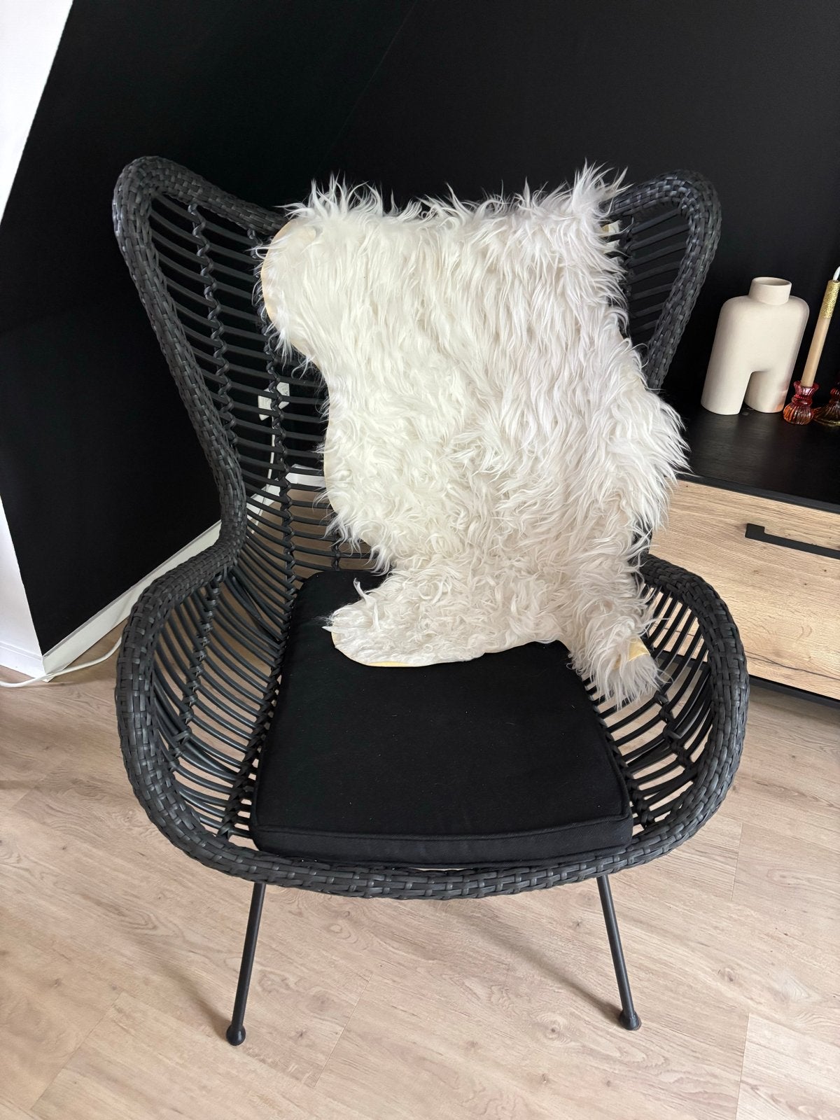 Stijlvolle rotan fauteuil met kussen - Zwart, Huis en Inrichting, Ophalen, Gebruikt, Zwart, Riet of Rotan