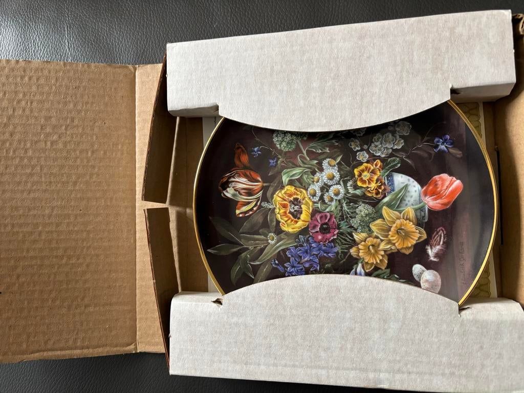 Royal Mosa Sierbord "Boeket met klokkensleutel" (Nieuw), Ophalen of Verzenden