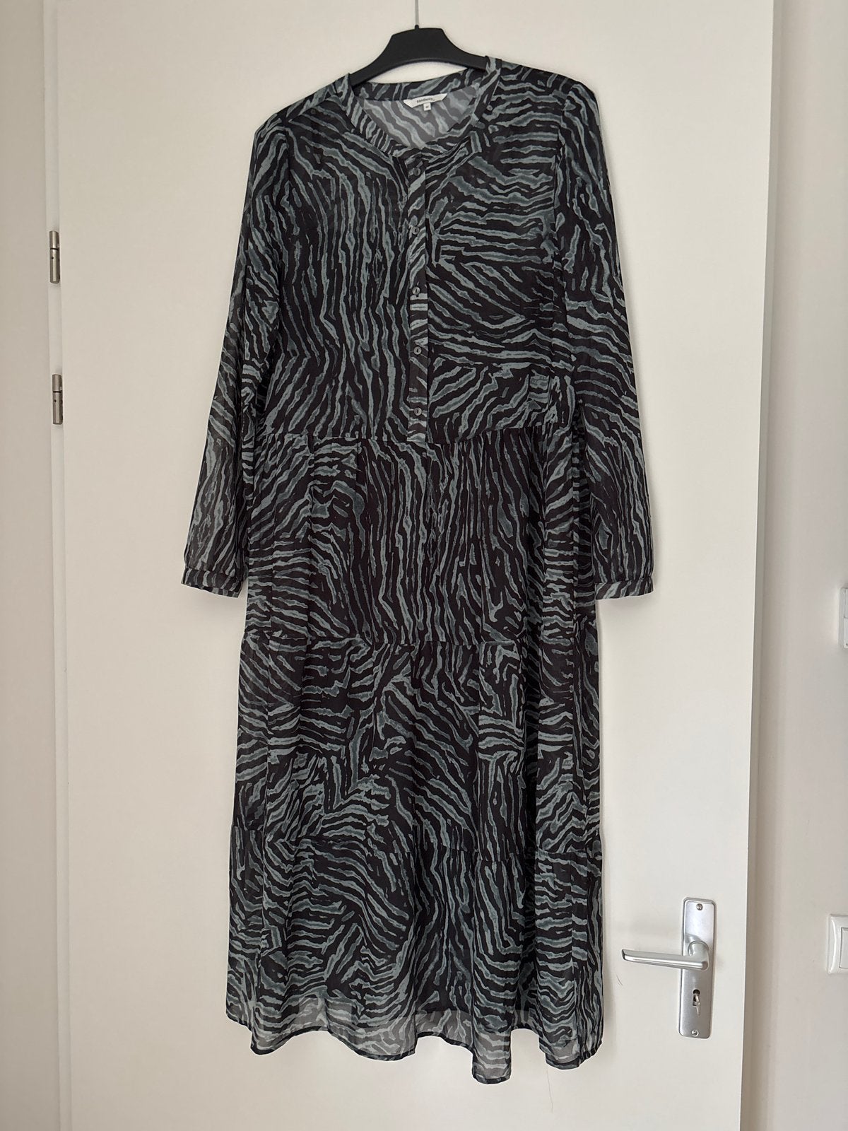 Sandwich jurk met zebraprint, maat 42, Zwart, Maat 42/44 (L), Ophalen of Verzenden, Zo goed als nieuw