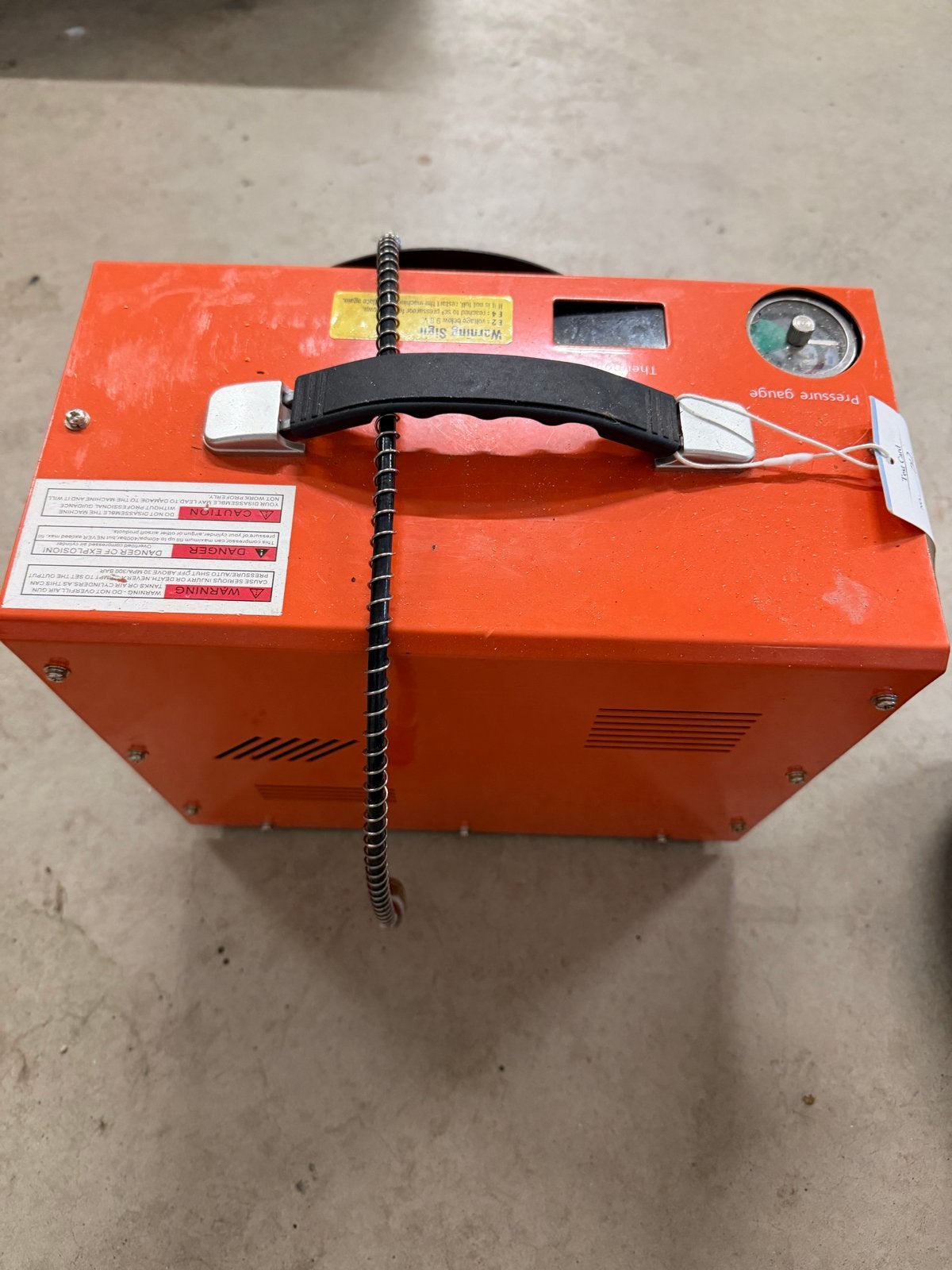 Vevor Compressor - Draagbaar en Krachtig, Ophalen, Gebruikt, 10 bar of meer, Minder dan 200 liter/min