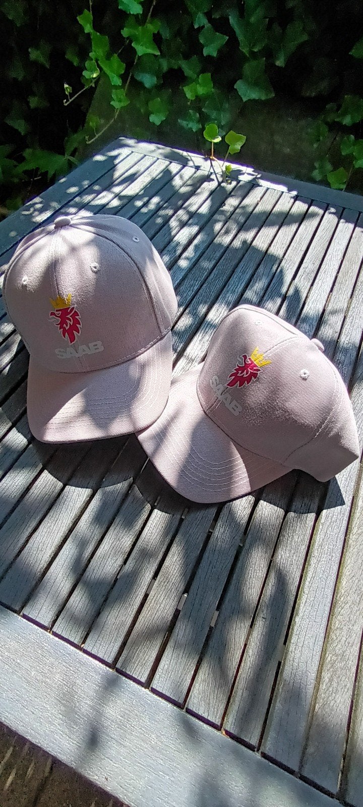 Nieuwe Saab pet(ten) (2x) - Grijs met logo, Ophalen, Saab, Nieuw, One size fits all