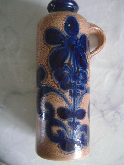 bruine kruik met blauw motief hoogte 22 cm, Ophalen of Verzenden, Gebruikt