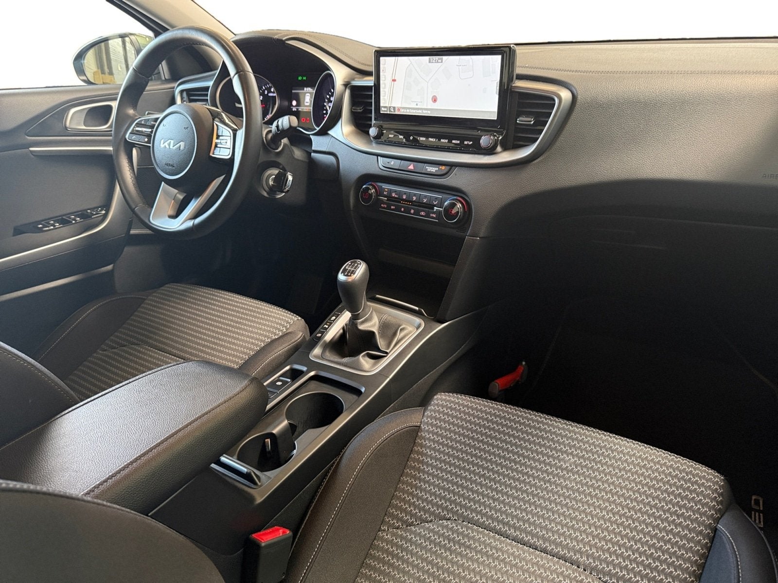 Kia Ceed Sportswagon 1.5 T-GDi DynamicLine I Navi I Carplay, Auto's, Stof, Gebruikt, Euro 6, 610 kg