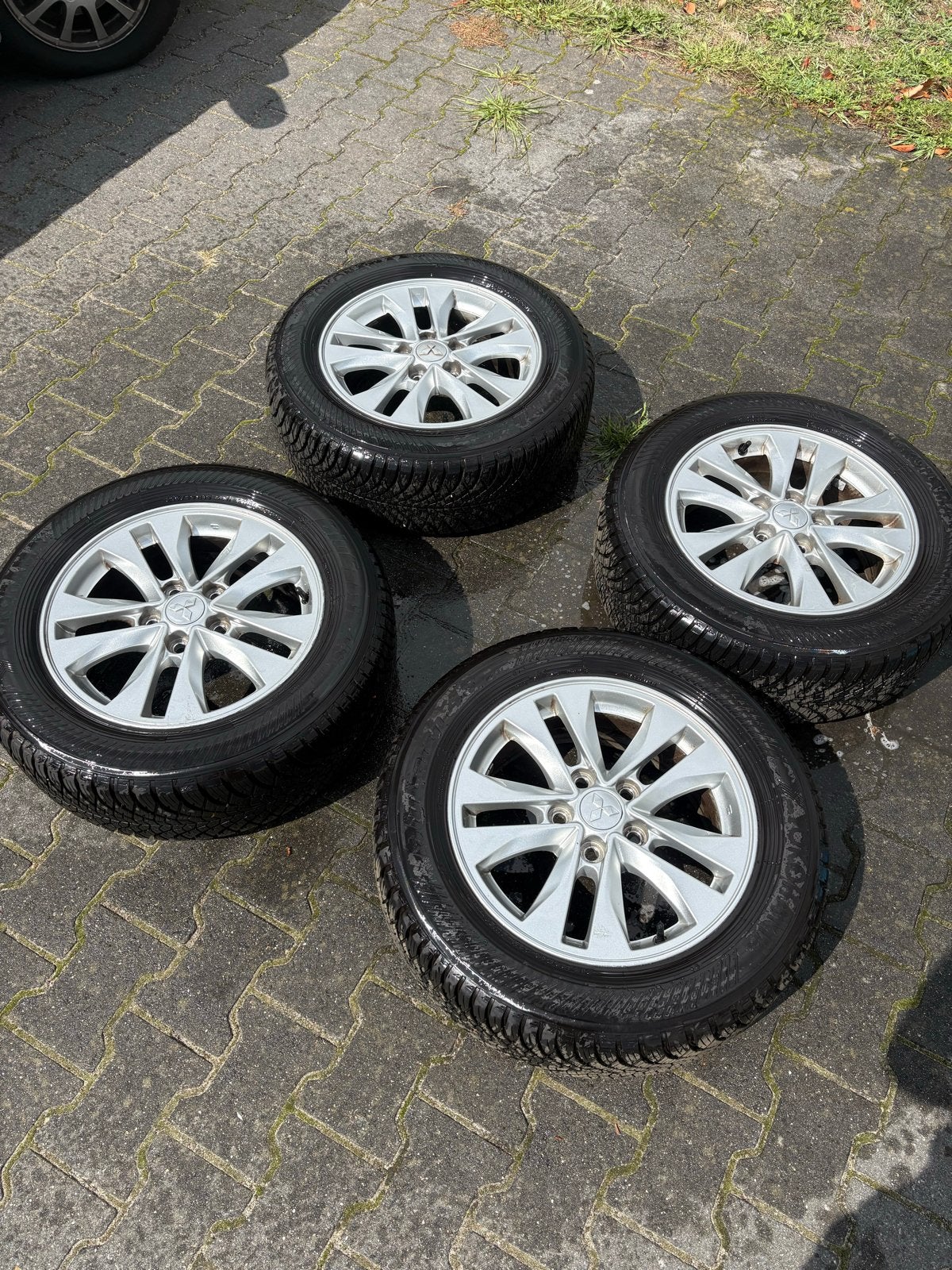 Mitsubishi 16 inch velgen met All-Season banden TEAB!, Ophalen, Gebruikt, 16 inch, Banden en Velgen