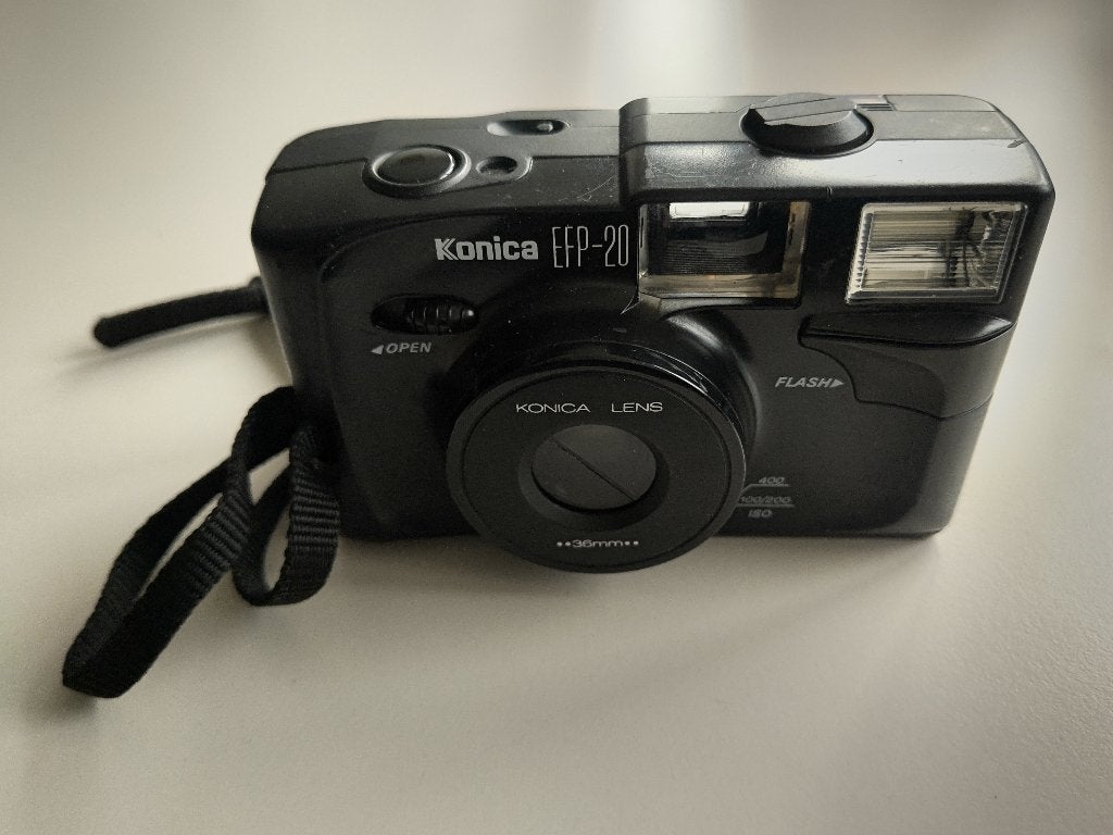 Konica EFP-20 camera, Ophalen of Verzenden, Gebruikt, Compact, Konica