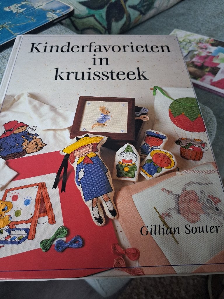 Kinderfavorieten in kruissteek Gillian Souter, Ophalen of Verzenden, Gebruikt, Handborduren, Patroon