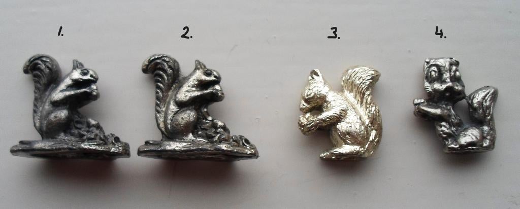 4 Verschillende metalen eekhoorntjes. Zilvertin. 3 euro p.s, Verzamelen, Beelden en Beeldjes, Ophalen of Verzenden, Zo goed als nieuw