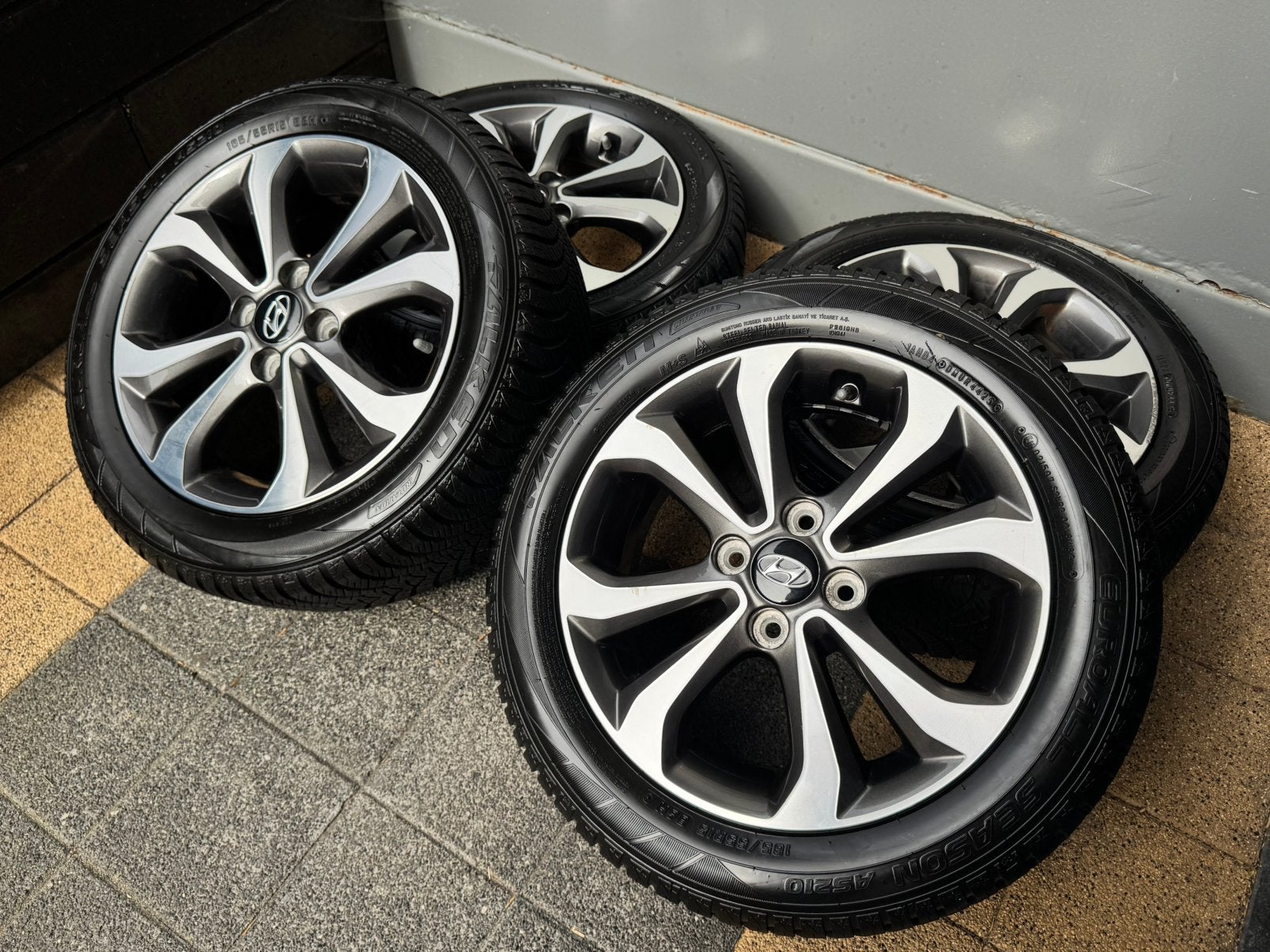 Hyundai i10 velgen 15 inch Origineel i20, Ophalen, 15 inch, Banden en Velgen, 185 mm