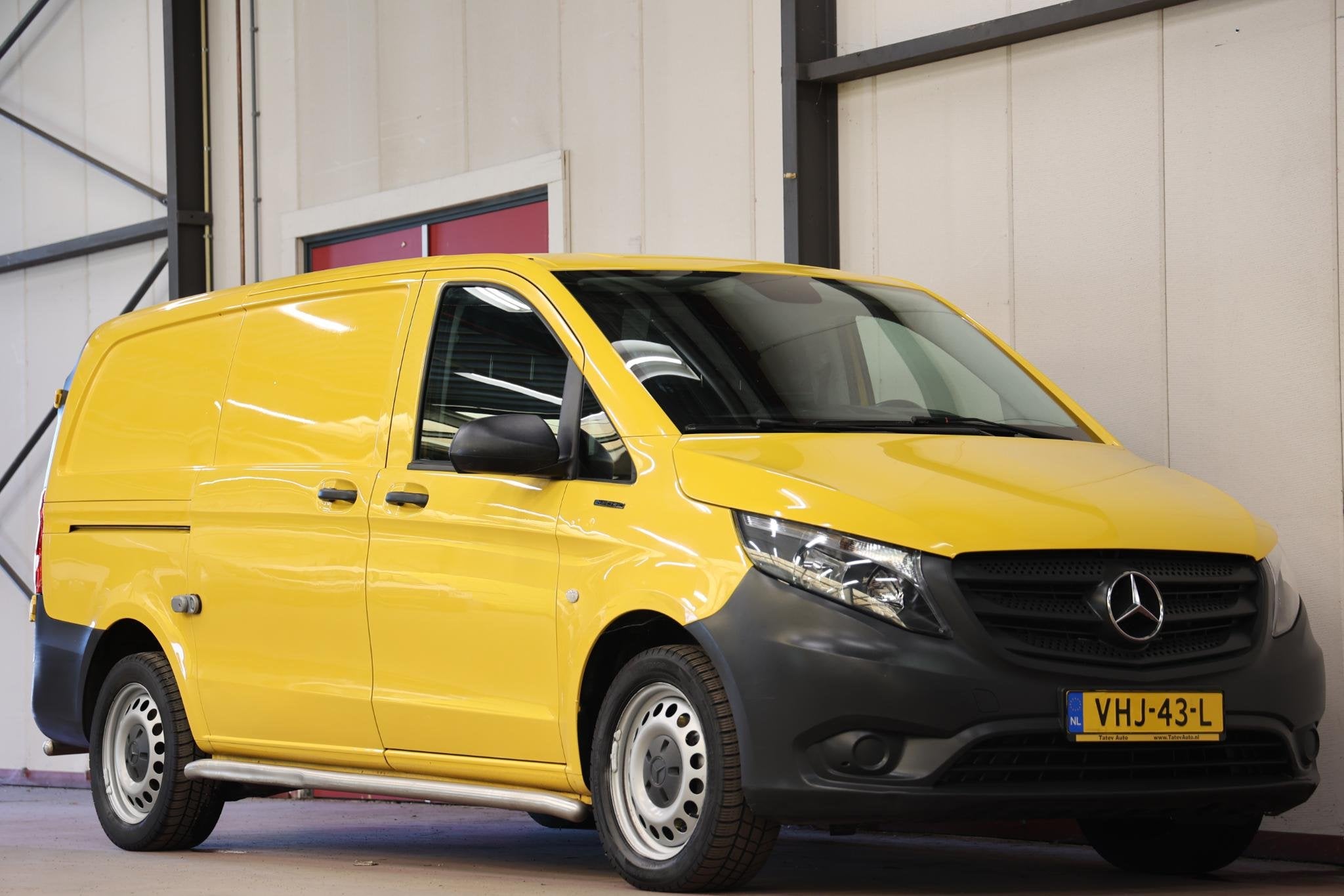 Mercedes-Benz eVito Lang 41 kWh DHL GEEL, Stof, Gebruikt, 35 kWh, 116 pk