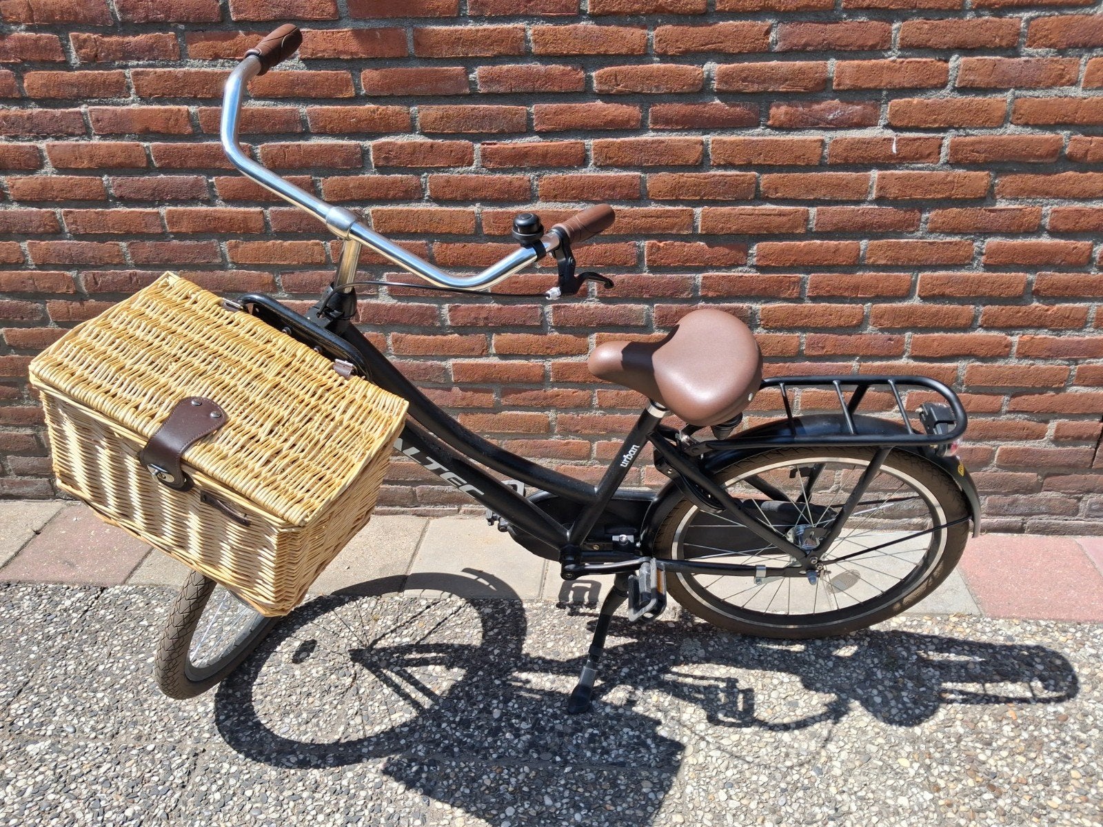 Altec urban 1 jaar oud, Fietsen en Brommers, Ophalen, Zo goed als nieuw, 22 inch, Handrem