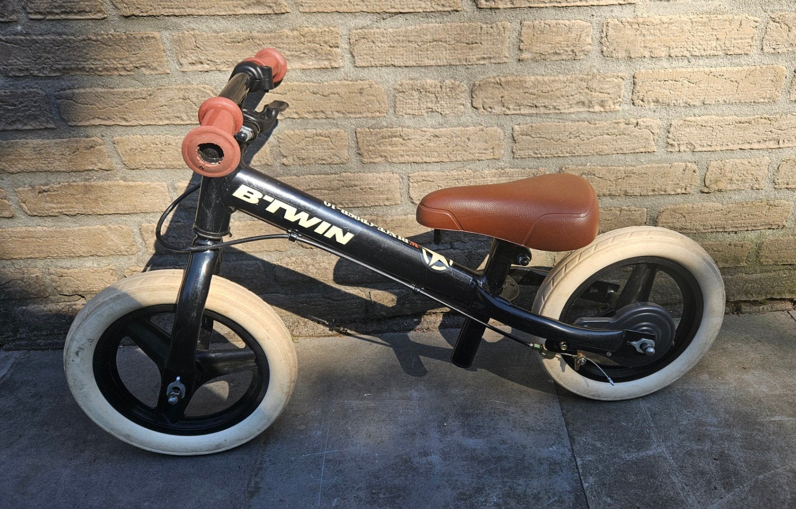 B'Twin loopfiets zwart met witte banden, Ophalen, Gebruikt, Minder dan 16 inch, B'Twin