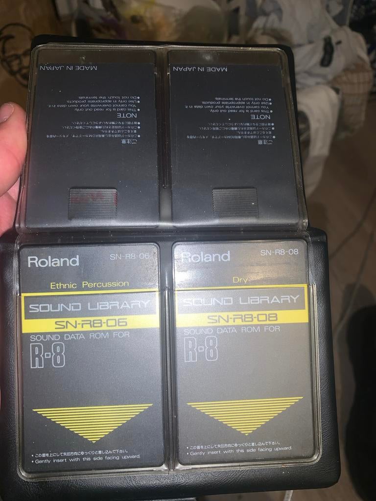 Roland SN-R8 Sound Library ROM Kaarten voor R-8 Drummachine, Muziek en Instrumenten, Soundmodules, Ophalen of Verzenden, Gebruikt