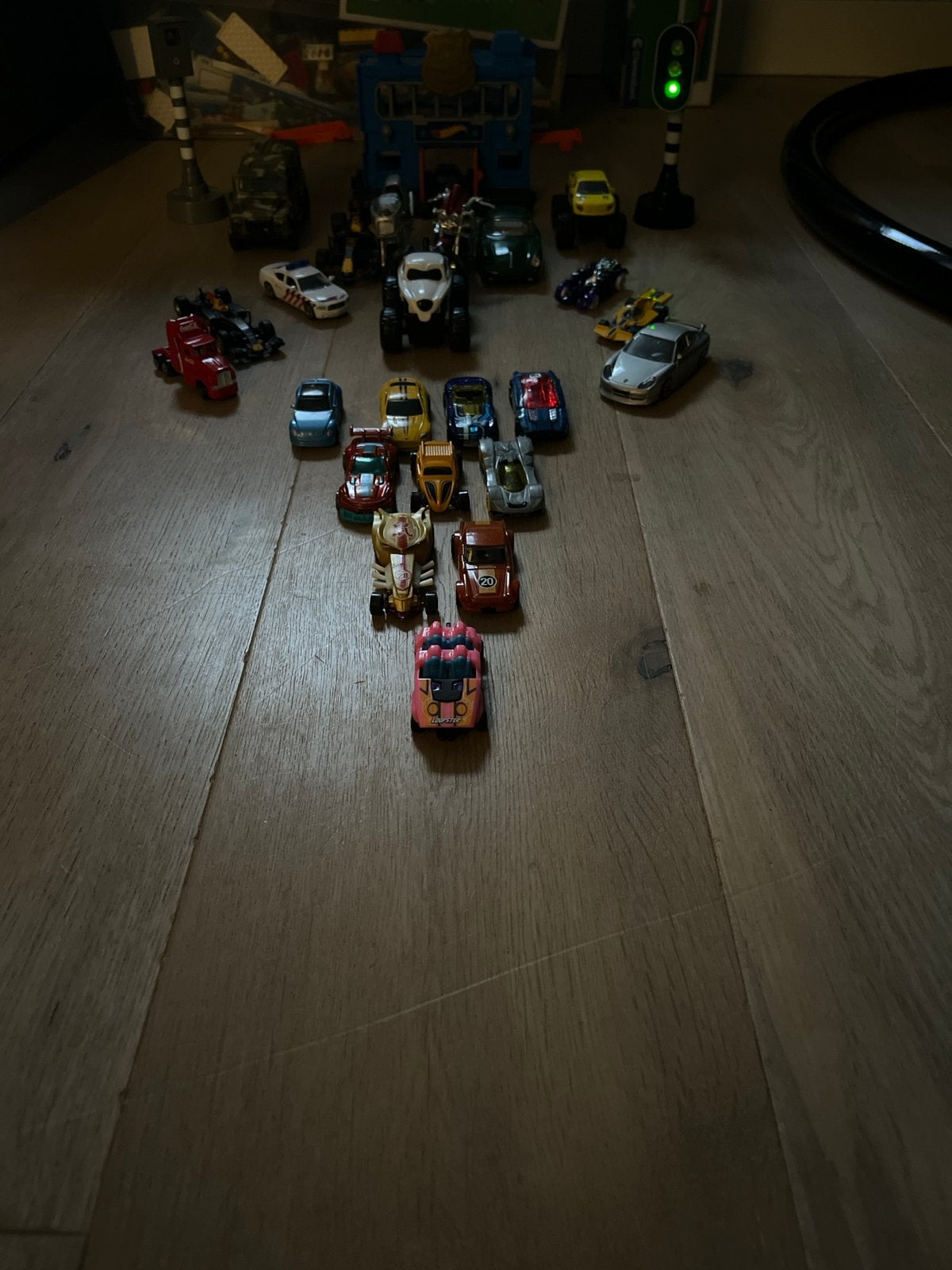 Grote collectie speelgoedauto's en garage, Kinderen en Baby's, Ophalen of Verzenden, Nieuw