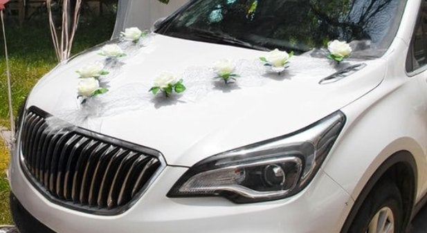 Trouwautodecoratie met witte rozen en zuignappen - nieuw, Ophalen of Verzenden, Nieuw, Versiering, Geboorte of Huwelijk