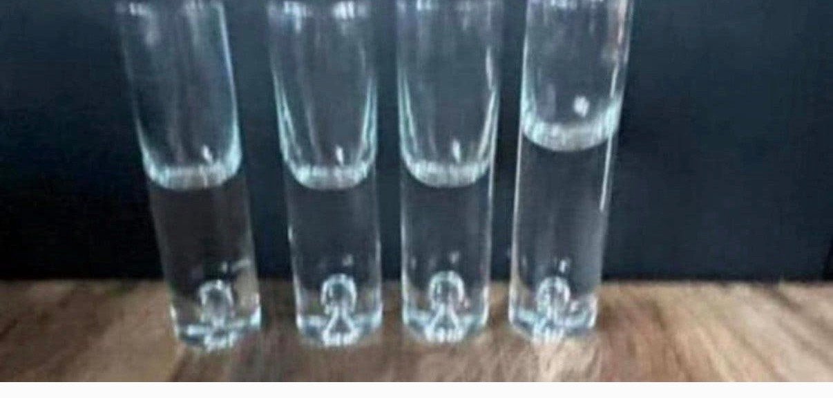 4 Kosta boda vintage glazen Bieden, Verzamelen, Ophalen of Verzenden, Zo goed als nieuw, Borrel- of Shotglas