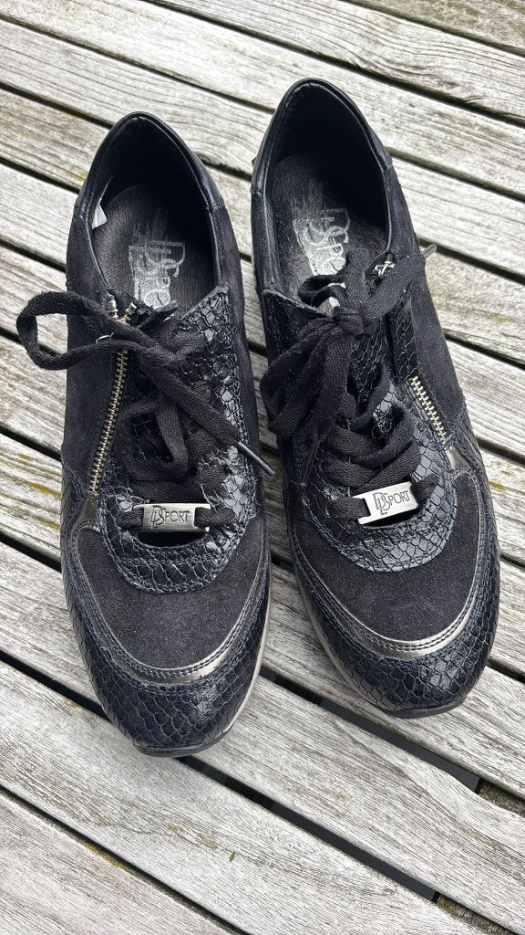 DL Sport Luxe Dames Sneakers – Maat 40 – Zwart Leer & Lak, Kleding | Dames, Verzenden, Zwart, DL Sport, Sneakers of Gympen