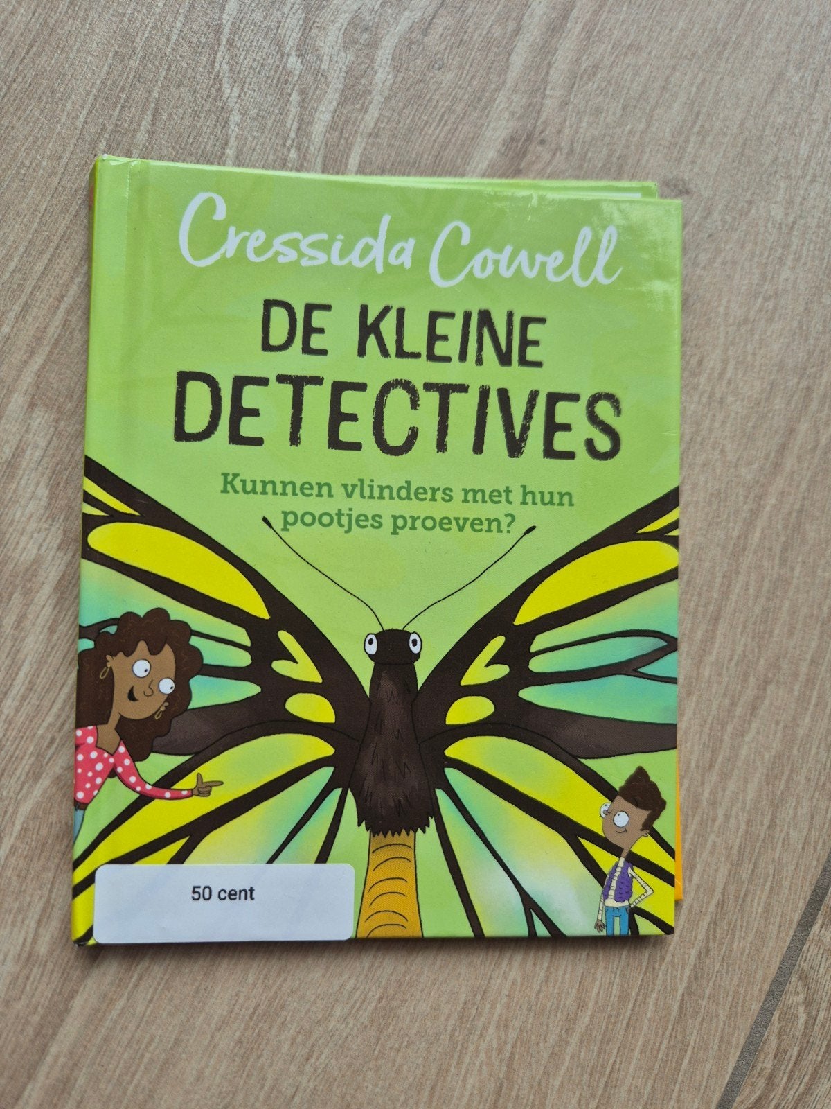 De Kleine Detectives - Kunnen vlinders hun pootjes proeve, Ophalen of Verzenden, Gelezen, Cressida Cowell, Fictie algemeen