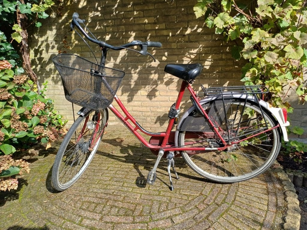 Batavus Piazza damesfiets rood 28 inch 3 versnellingen mand, Ophalen, Gebruikt, Versnellingen, Batavus