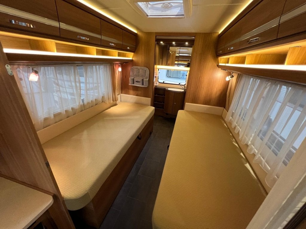 Dethleffs Nomad 520 RET Lengtebedden, Mover, Bankairco, Luif, Rondzit, 2 aparte bedden, Dethleffs, 1250 - 1500 kg