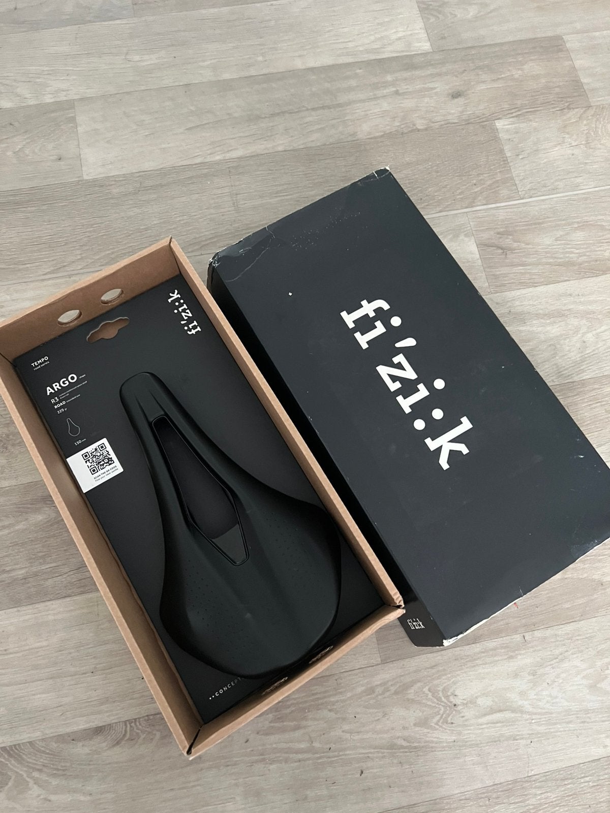 Fizik Argo R3 Zadel (150 mm) – Met Originele Doos, Ophalen of Verzenden, Zadel