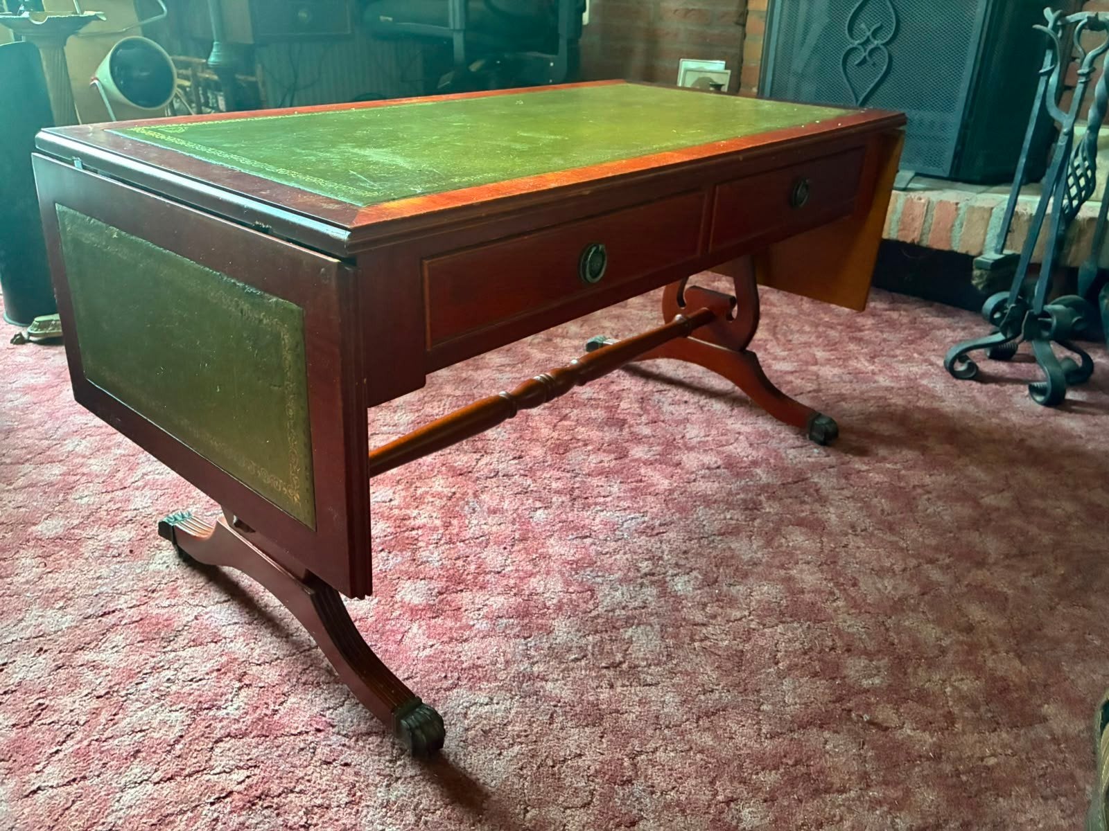 Vintage salontafel - ingelegd leer , hangoren, Huis en Inrichting, 50 – 75, Gebruikt, 100 tot 150 cm, 50 tot 100 cm
