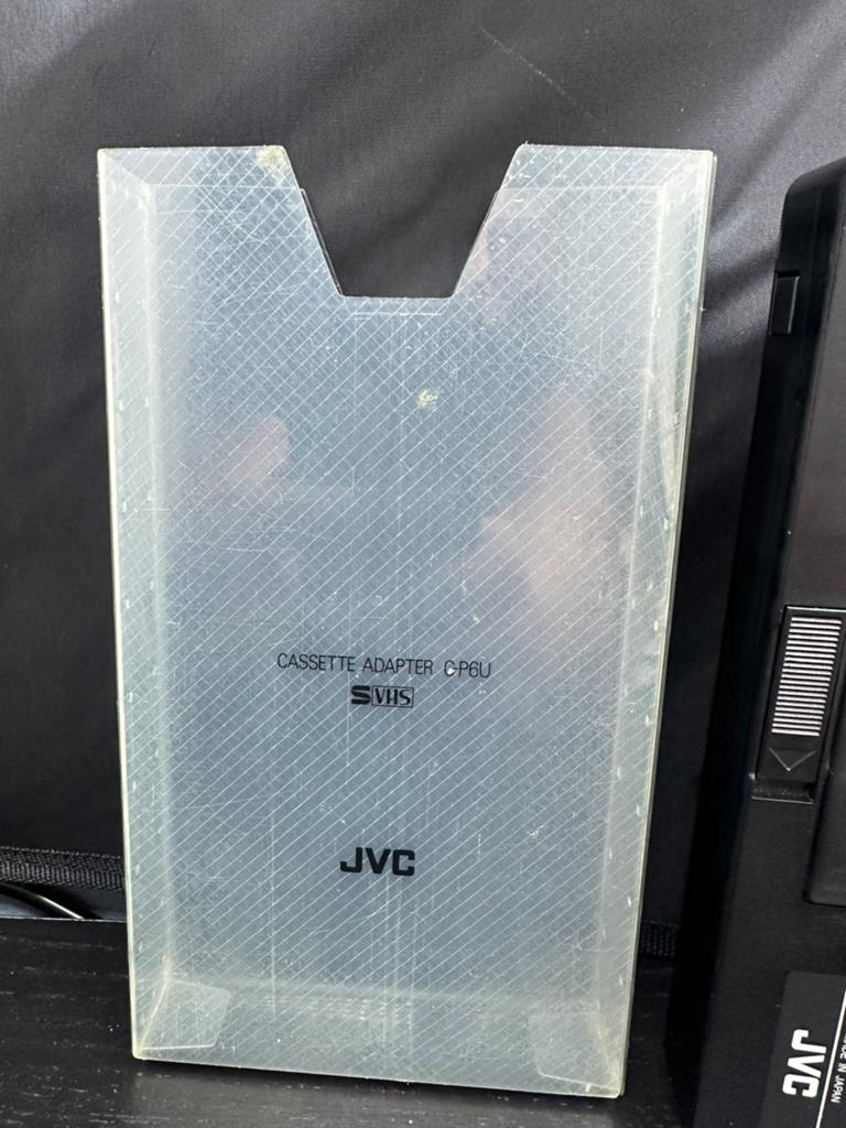 JVC Cassette Adapter C-P6U S-VHS - Zo goed als nieuw, Overige typen, Ophalen of Verzenden, Zo goed als nieuw, D