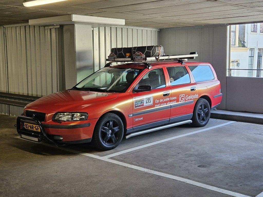 Volvo V70 2.4 140PK 2004 Zwart, Voorwielaandrijving, 1800 kg, Beige, Zwart