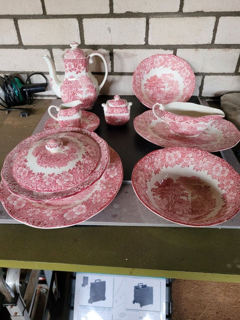 Wedgwood Woodland servies - rood/wit 11 delig, Antiek en Kunst, Ophalen of Verzenden
