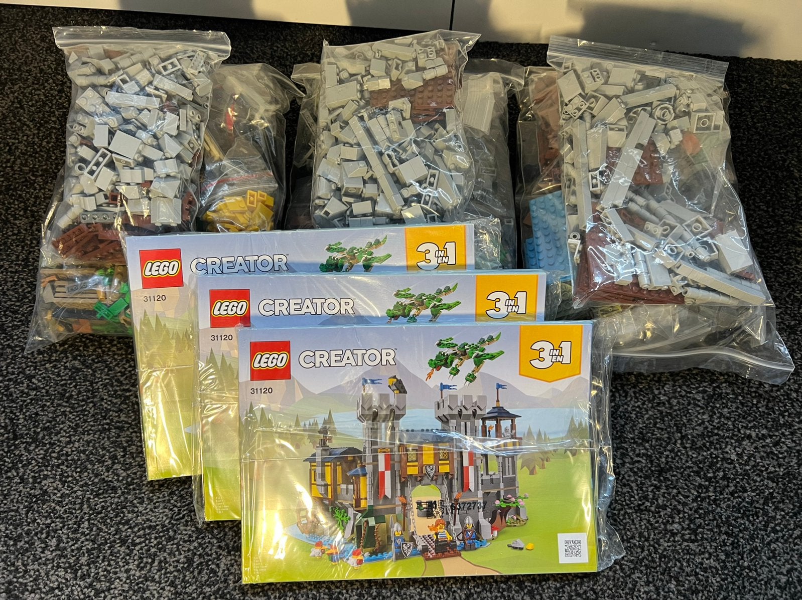 3x Lego 3-1 creator set 31120 Medieval Castle, Ophalen of Verzenden, Zo goed als nieuw
