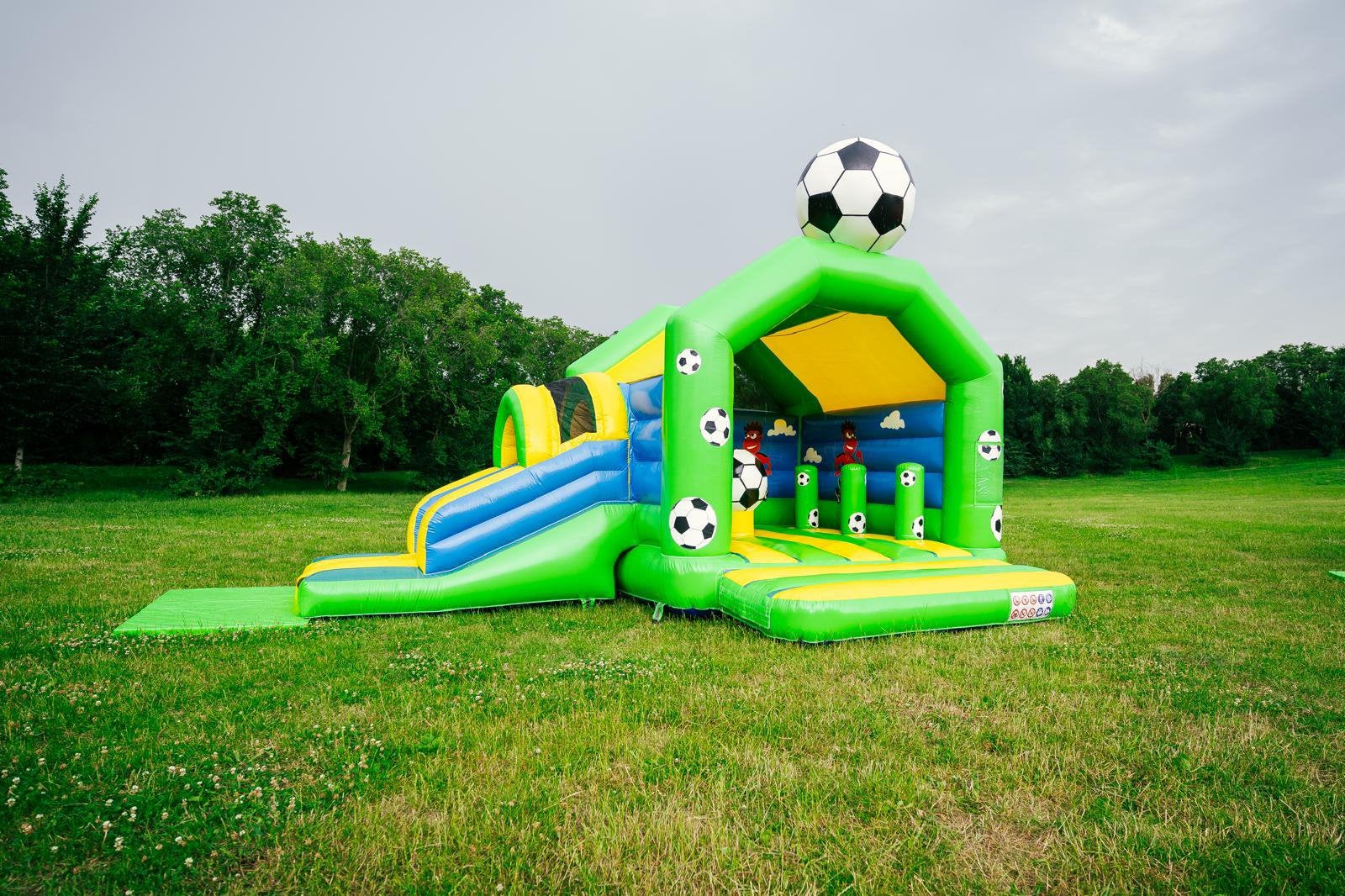 Springkussen huren / Multifun voetbal, Ophalen, Zo goed als nieuw