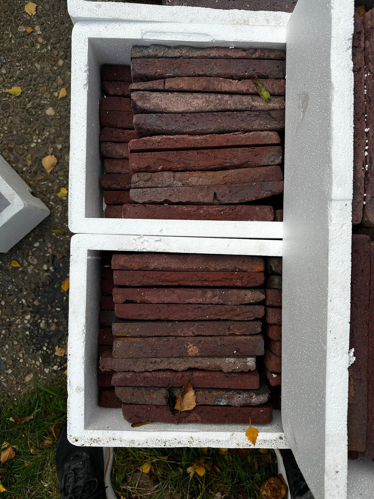 Steenstrips, Ophalen, Zo goed als nieuw, Bakstenen