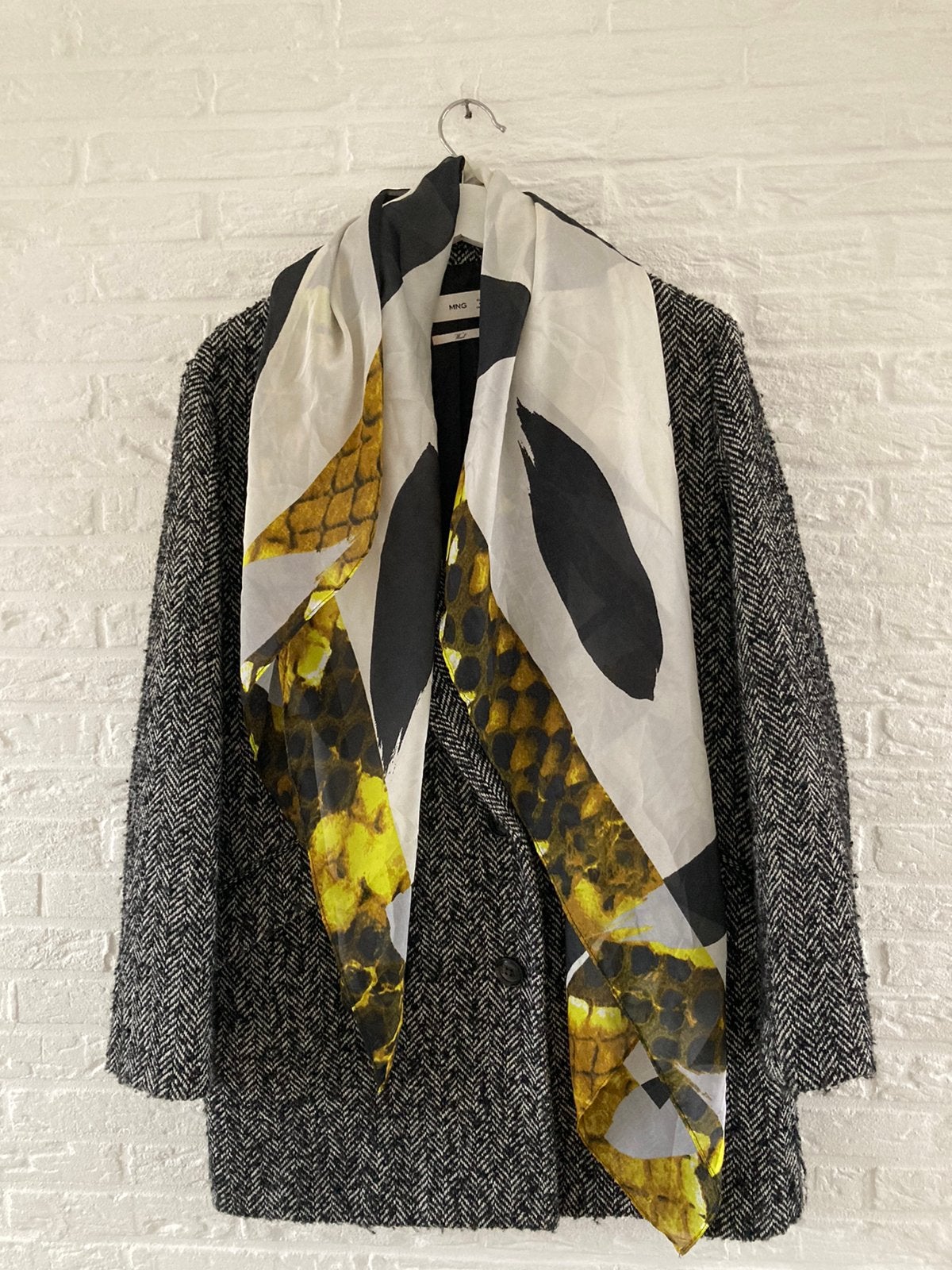 Prachtige Sjasl Foulard shawl Oriflame Sweden, Ophalen of Verzenden, Zo goed als nieuw, Maat 38/40 (M), Sjaal