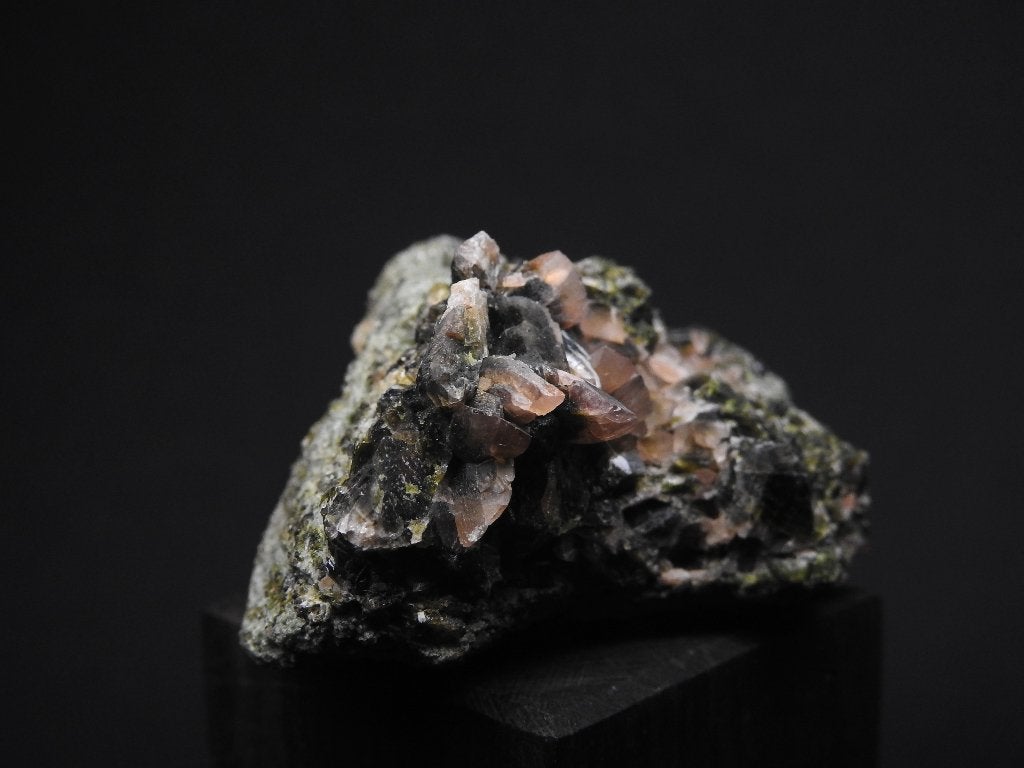 Clinozoisiet op matrix, Verzenden, Mineraal