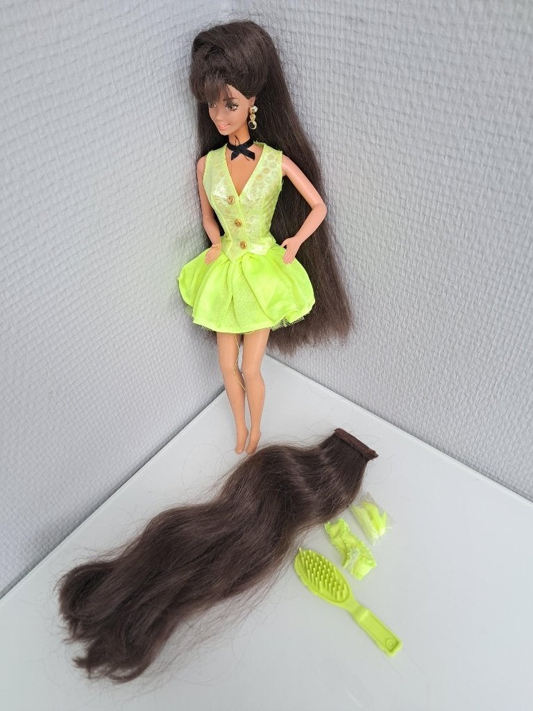 Vintage Mattel Barbie - Cut and Brunette (1994) accessoires!, Verzamelen, Ophalen of Verzenden, Zo goed als nieuw, Pop