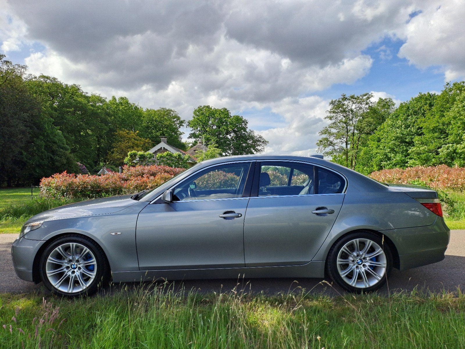 BMW 5-Serie 525 AUT 2004 E60 Comfort stoelen/Standkachel, Auto's, Automaat, Achterwielaandrijving, Zwart, 2000 kg