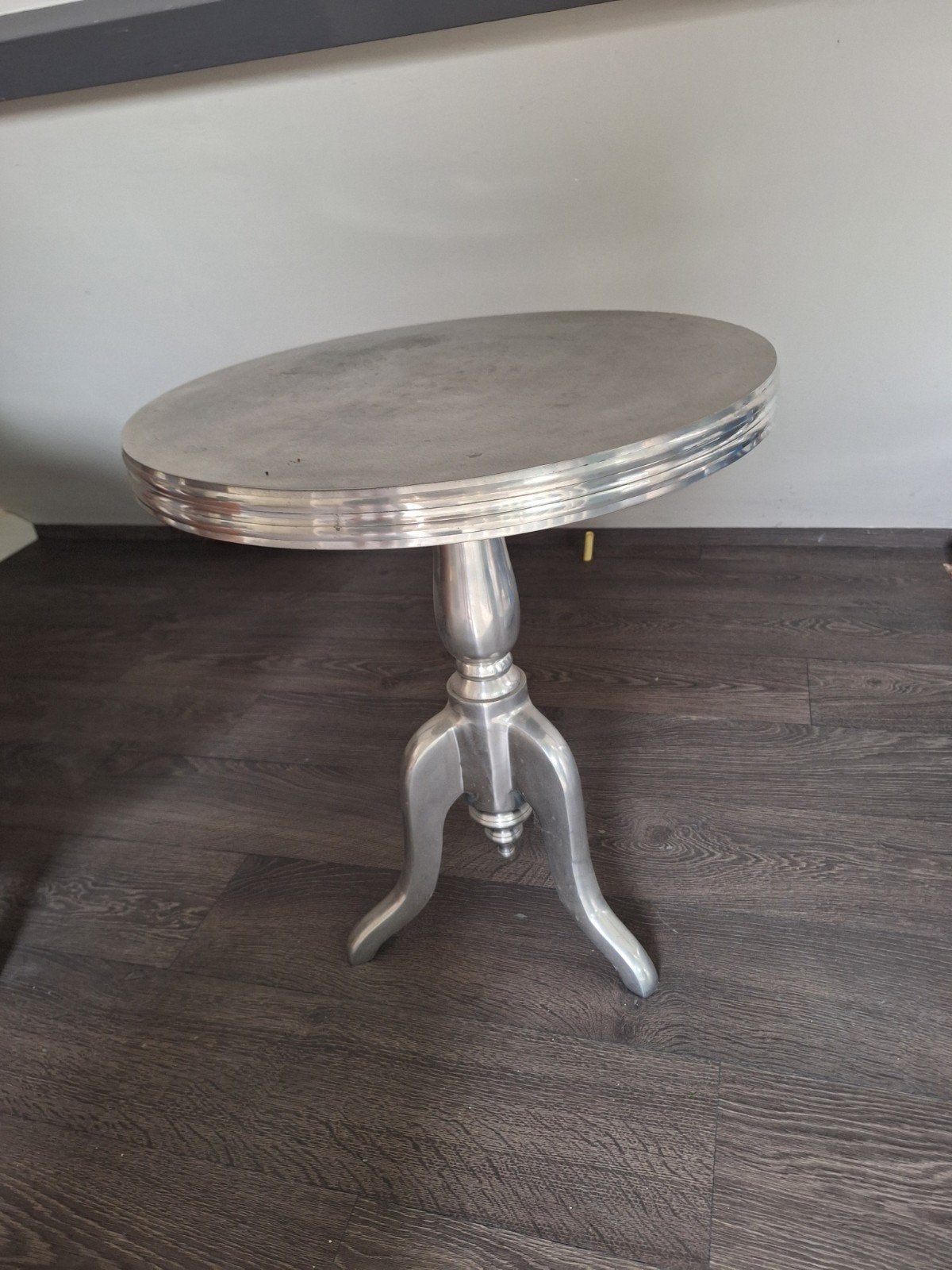 Aluminium tafeltje, Huis en Inrichting, Tafels | Bijzettafels, Minder dan 55 cm, Metaal of Aluminium, Rond, Ophalen
