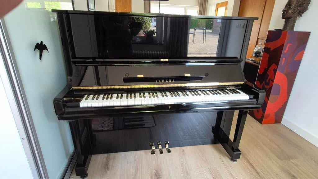 Mooie en goede YAMAHA U3 met bezorging , garantie en stemmen, Muziek en Instrumenten, Piano's, Gebruikt, Zwart, Ophalen of Verzenden