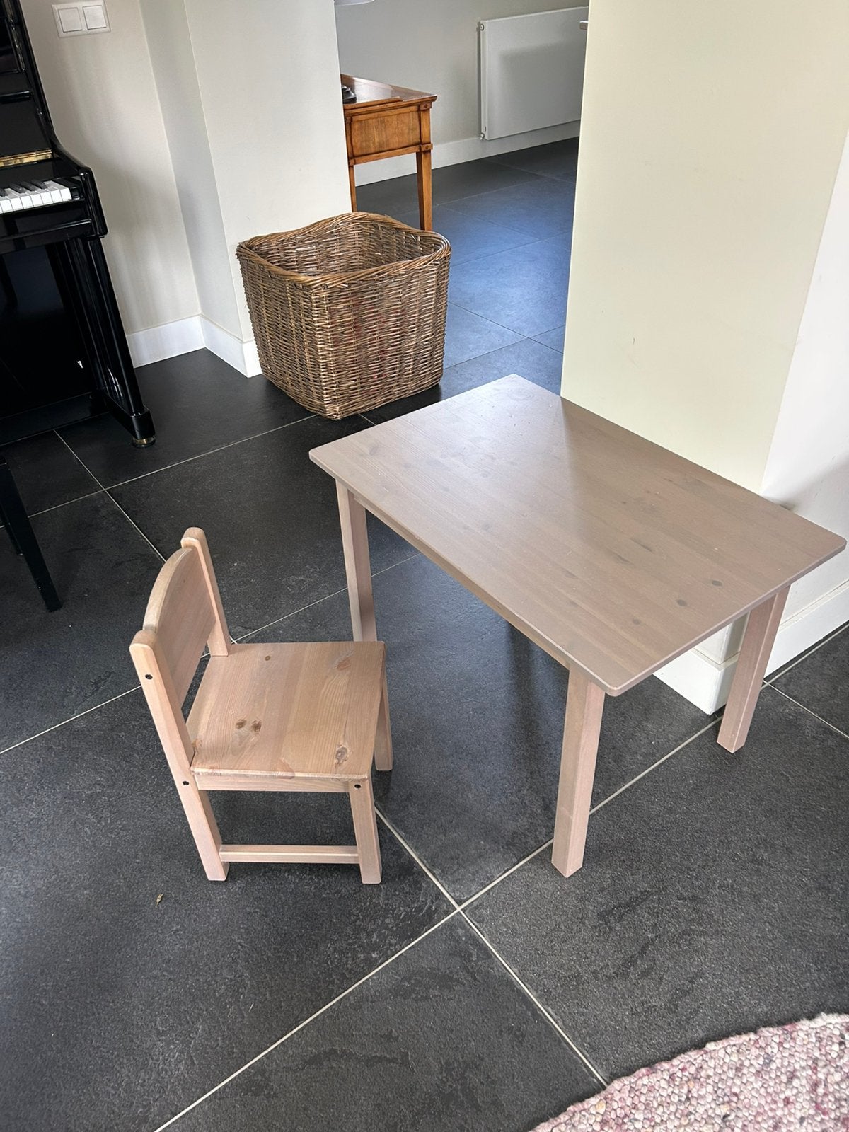 Kindertafel en stoeltje, Kinderen en Baby's, Kinderkamer | Tafels en Stoelen, Ophalen, Zo goed als nieuw, Tafel(s) en Stoel(en)